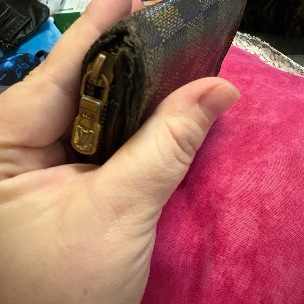 Louis Vuitton Monogram Compact Wallet - Picture 4 of 12